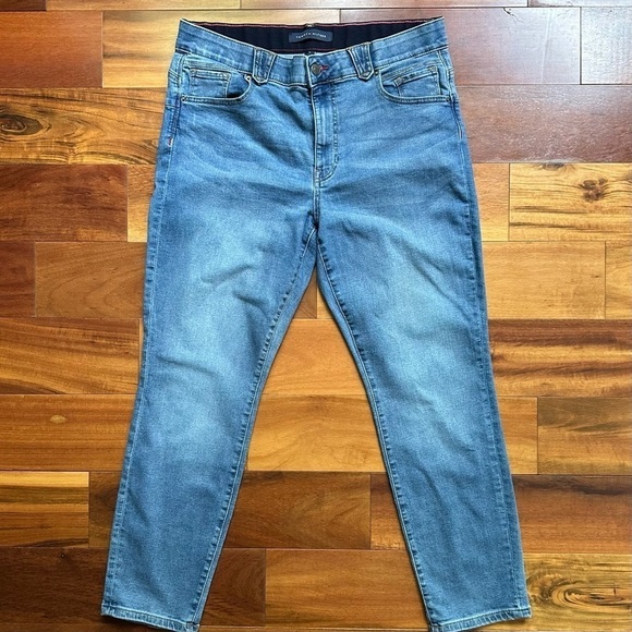 Tommy Bahama Jeans - Picture 2 of 11